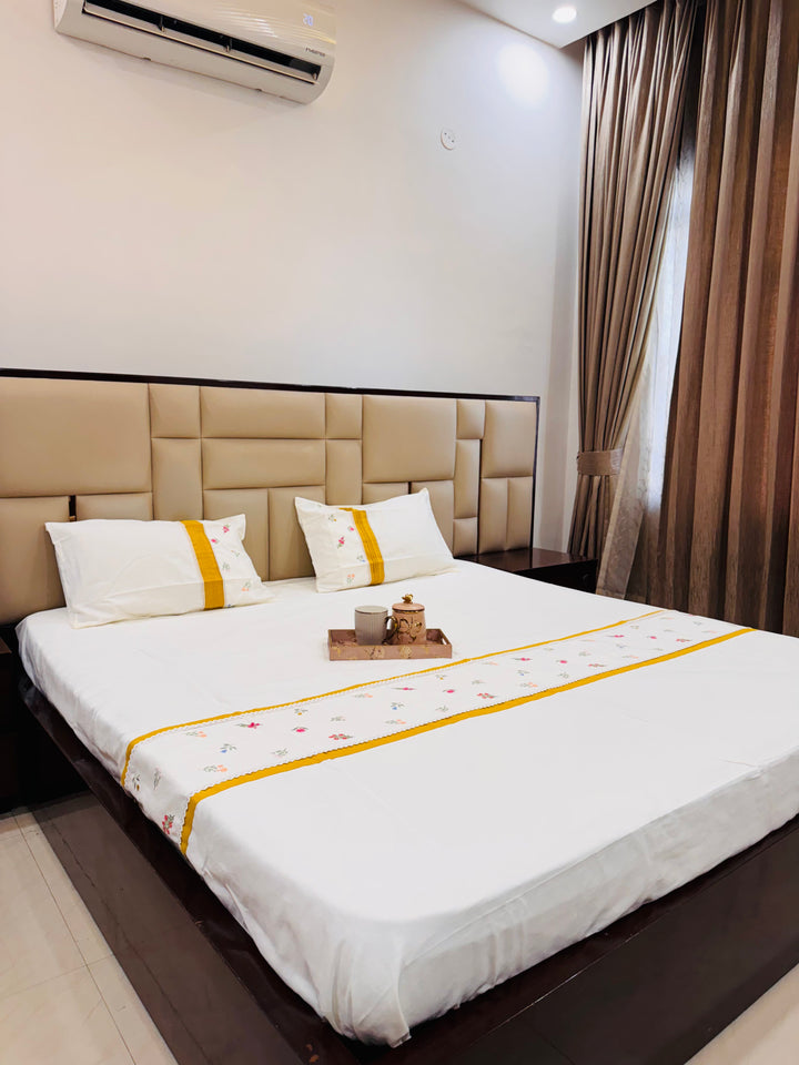 Noor lace 100% Pure Cotton King Size embroidered Bedsheet, 300 TC, White