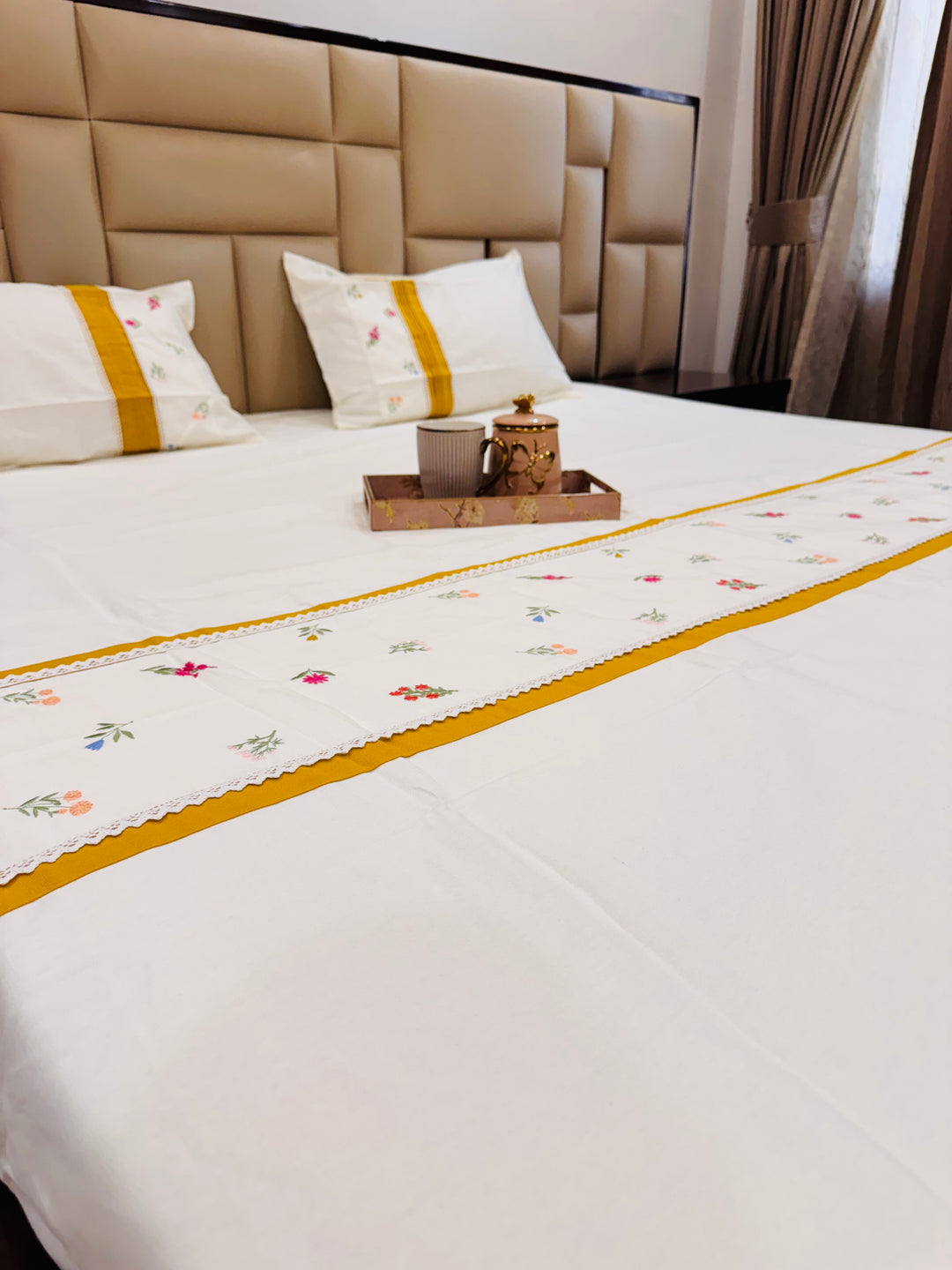 Noor lace 100% Pure Cotton King Size embroidered Bedsheet, 300 TC, White