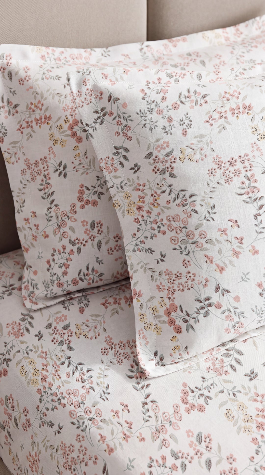 Guldasta 100% Cotton King Size Bedsheet, 300 TC (108" x 108" Peach)