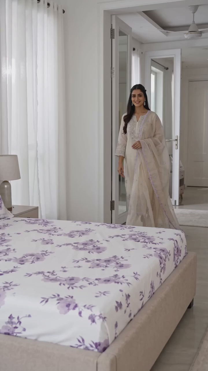 Phoolwari With Frill 100% Cotton King Size Bedsheet- 300 TC (108" x 108",  Lavender Love)