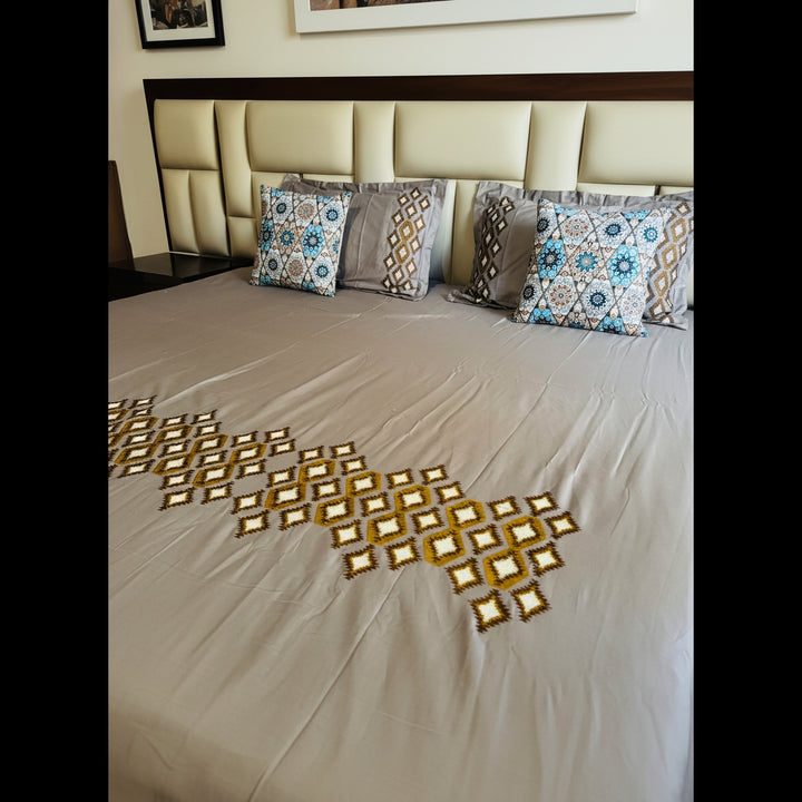 Heritage Diamond Weave 100% Cotton King Size Embroidered Bedsheet, 400 TC